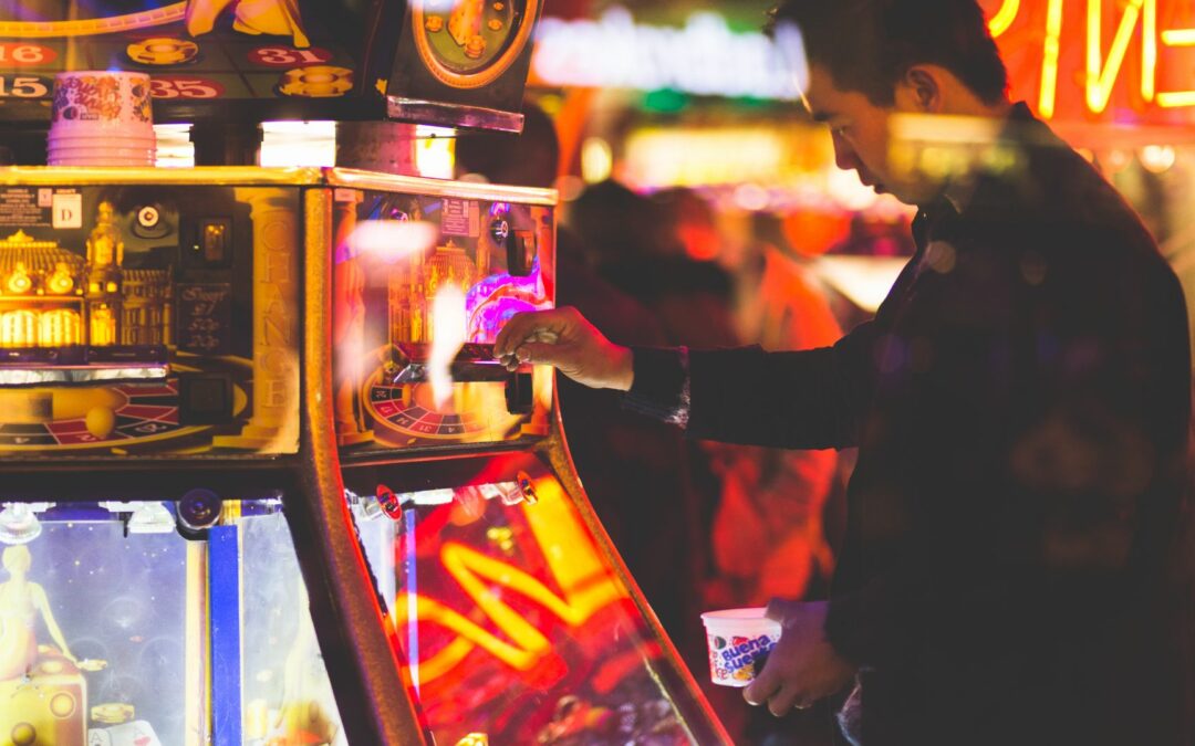Kāpēc tiešsaistes kazino ir labāki par ielu laimētavām?